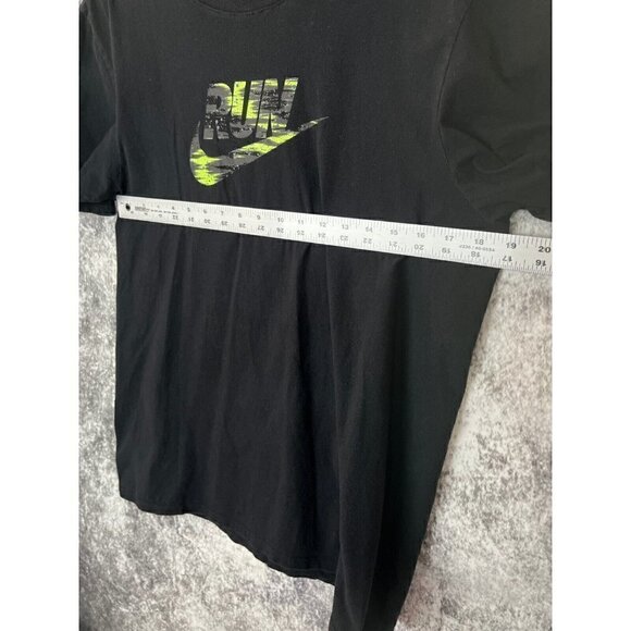 Nike Black and Green Swoosh Athletic Cut "Run" T Shirt Men's Medium - Picture 10 of 12